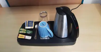 Kaffee-/Teezubehör in der Unterkunft Gästehaus im Haus des Kfz-Gewerbes