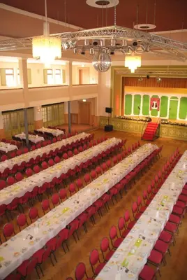 Ein Restaurant oder anderes Speiselokal in der Unterkunft Flair Hotel Kamenz