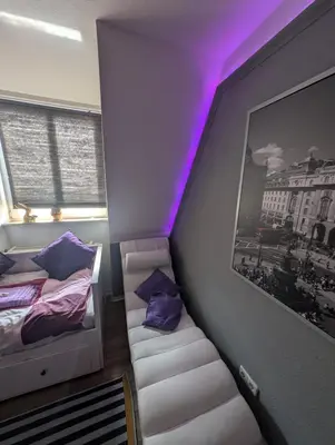 Ein Bett oder Betten in einem Zimmer der Unterkunft City View Apartment - WiFi - Netflix - Airport Shuttle