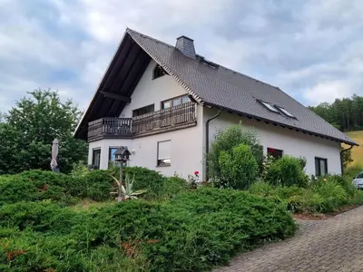 Das Gebäude in dem sich die Ferienwohnung befindet