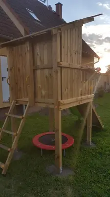 Ein Kinderspielbereich in der Unterkunft Ferienwohnung Pension Reimann Zwethau