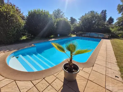 Der Swimmingpool an oder in der Nähe von Stilvolle Fewo Vogelnest, barrierefrei, Smart-TV, Parkplatz
