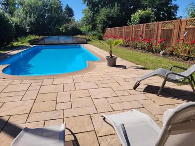 Der Swimmingpool an oder in der Nähe von Stilvolle Fewo Vogelnest, barrierefrei, Smart-TV, Parkplatz