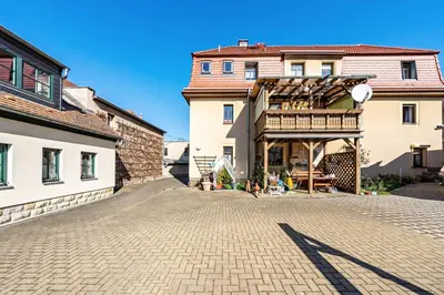 Das Gebäude in dem sich die Ferienwohnung befindet