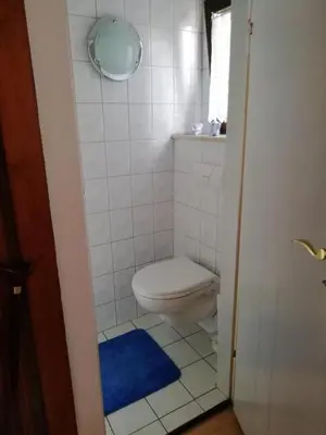 Ein Badezimmer in der Unterkunft Kleines Haus mit Geschichte