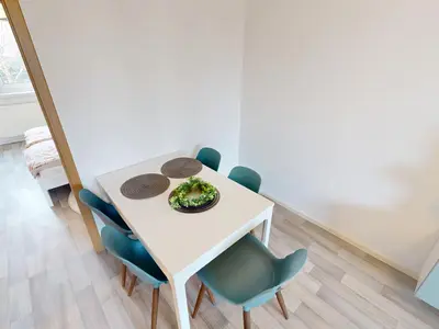 Ein Sitzbereich in der Unterkunft Moderner Plattenbaucharme mit WLAN