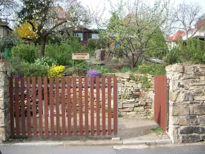 Ein Garten an der Unterkunft Winckler-Häuschen