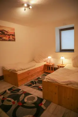 Ein Bett oder Betten in einem Zimmer der Unterkunft Große Wohnung in Dresden