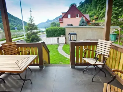 Ein allgemeiner Bergblick oder ein Berglick von der Ferienwohnung aus