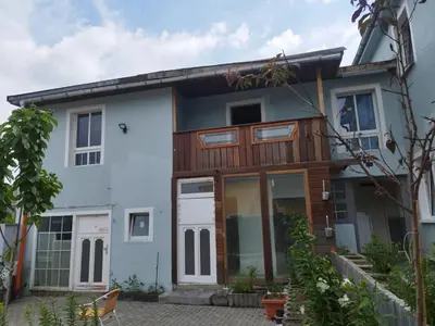 Das Gebäude in dem sich die Ferienwohnung befindet