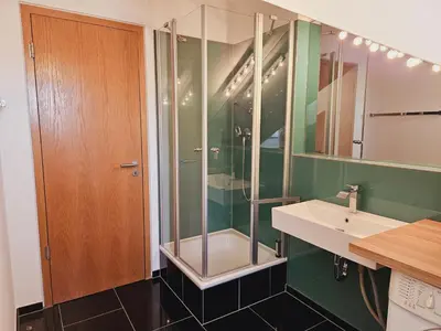 Ein Badezimmer in der Unterkunft Elegantes Loft mit 2 Etagen im Königsviertel