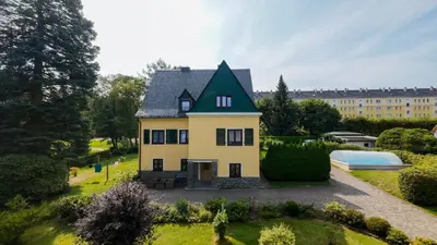 Das Gebäude in dem sich die Ferienwohnung befindet