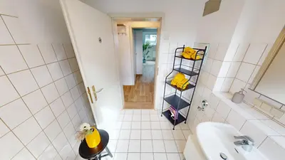 Ein Badezimmer in der Unterkunft Dachgeschossromantik genießen, Bushaltestelle fußläufig erreichbar, WLAN
