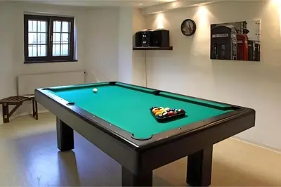 Ein Billardtisch in der Unterkunft Ferienwohnung im Musikerviertel