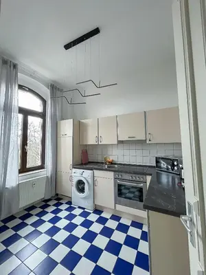 Küche/Küchenzeile in der Unterkunft Altbau-Flair, Trendviertel, 2P, WiFi, Modern, Fahrstuhl