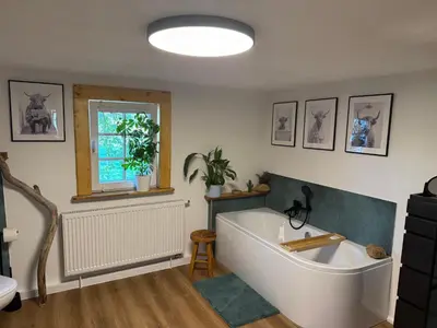 Ein Sitzbereich in der Unterkunft Lauenhainer Alm