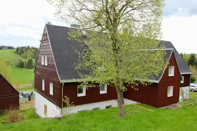 Das Gebäude in dem sich die Pension befindet