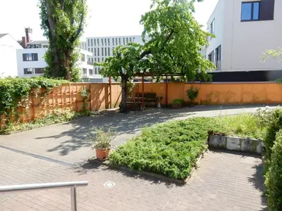 Ein Garten an der Unterkunft City Apart Dresden für 2 Personen