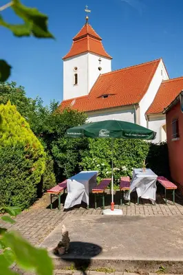 Ein Garten an der Unterkunft Pension 