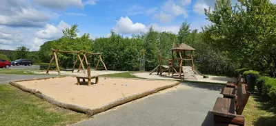 Ein Kinderspielbereich in der Unterkunft Bergidylle- Saniert und Hochwertig mit Massivholzmöbeln, Sonnenterrasse in der Natur, fußgängig ins Zentrum