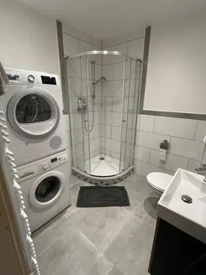 Ein Badezimmer in der Unterkunft Privatzimmer in 4 Zimmer EG Wohnung in Altchemnitz
