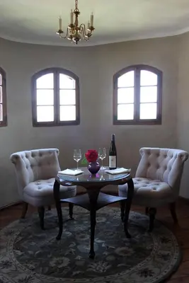 Ein Sitzbereich in der Unterkunft Domherrenhaus Meissen