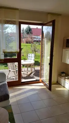 Ein Sitzbereich in der Unterkunft Ferienwohnung Glückswiese