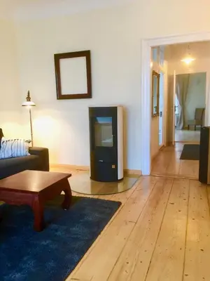 Ein Sitzbereich in der Unterkunft Stadtvilla Oscar 1 OG - Stilvoll sanierte Altbauwohnung in denkmalgeschützter Stadtvilla nahe Elbradweg