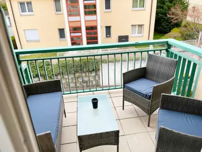 Ein Balkon oder eine Terrasse in der Unterkunft Nestled Apartment in Radebaul