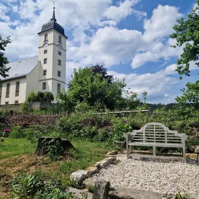 Ein Garten an der Unterkunft Ferienhaus Rumpelt