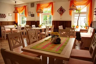 Ein Restaurant oder anderes Speiselokal in der Unterkunft Werners Landgasthaus