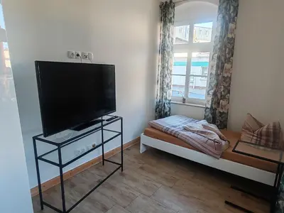 TV/Unterhaltungsangebot in der Unterkunft Elbe Quartier Meißen TOP MONTEURUNTERKÜNFTE Appartement 5 rechts