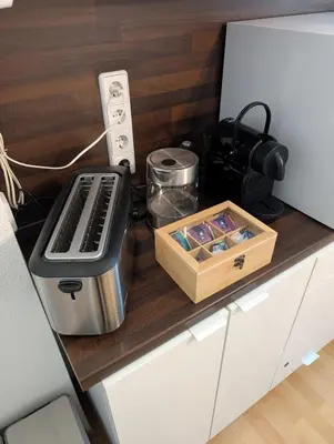 Küche/Küchenzeile in der Unterkunft Helles Studio mit Arbeitsplatz und Balkon