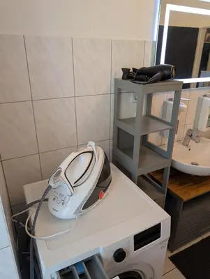 Grundriss der Unterkunft Helles Studio mit Arbeitsplatz und Balkon