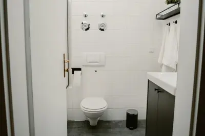 Ein Badezimmer in der Unterkunft JINO Dresden I Zentrumsnah - WLAN - Küche