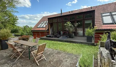 Ein Garten an der Unterkunft Winzerhaus am Elbhang