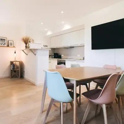 TIP! Großzügige Ferienwohnung im Herzen der Dresdner Neustadt