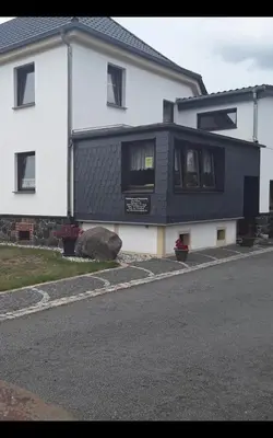 Das Gebäude in dem sich die Ferienwohnung befindet
