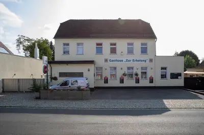 Das Gebäude in dem sich das Ferienhaus befindet