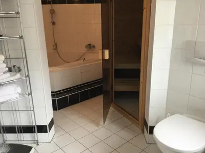 Ein Badezimmer in der Unterkunft Schöne 150 qm-Wohnung in Jugendstil-Villa