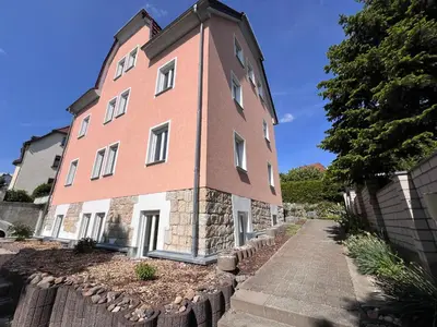 Das Gebäude in dem sich die Ferienwohnung befindet