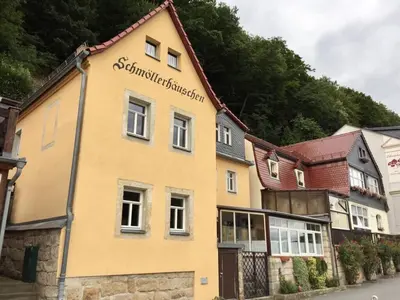 Das Gebäude in dem sich die Ferienwohnung befindet