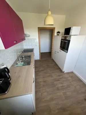 Küche/Küchenzeile in der Unterkunft Charming 3-Room Apartment in Hoyerswerda, Lusatian Lake District