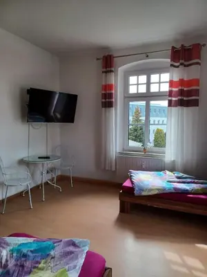 TV/Unterhaltungsangebot in der Unterkunft Elbe Quartier Meissen TOP MONTEURUNTERKÜNFTE Wohnung 11