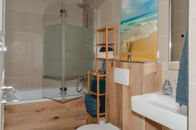 Ein Badezimmer in der Unterkunft One4Five Apartments, Strandhaus, gemütliches Wohnen in Dresden