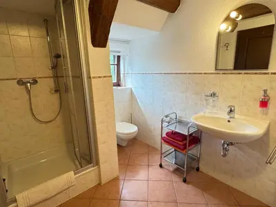Ein Badezimmer in der Unterkunft Landhaus Sorgenfrei obere Etage