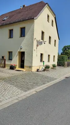 Das Gebäude in dem sich die Ferienwohnung befindet