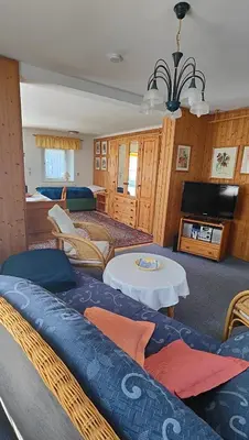 Ein Sitzbereich in der Unterkunft Ferienwohnung Dresden - Altlockwitz