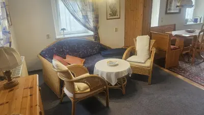 Ein Sitzbereich in der Unterkunft Ferienwohnung Dresden - Altlockwitz