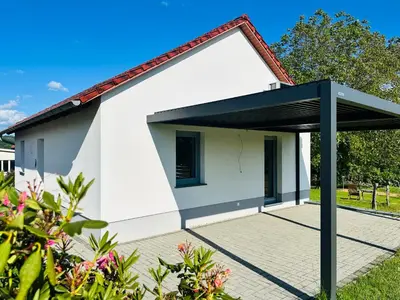 Das Gebäude in dem sich das Ferienhaus befindet
